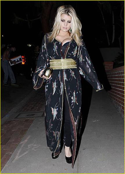 jessica-simpson-halloween-costume-moroccan-wom