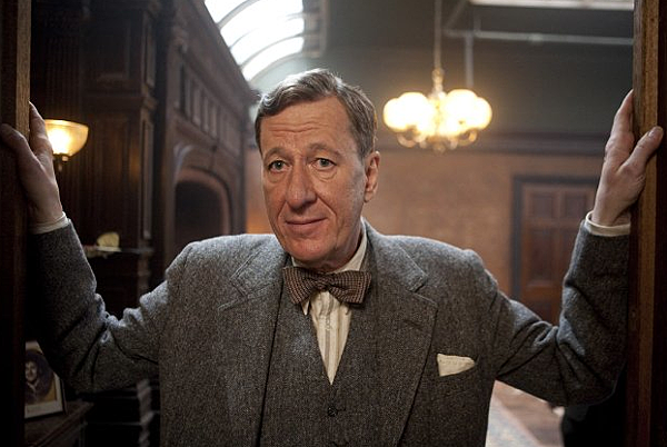 the-kings-speech-geoffrey-rush-bow-tie.png