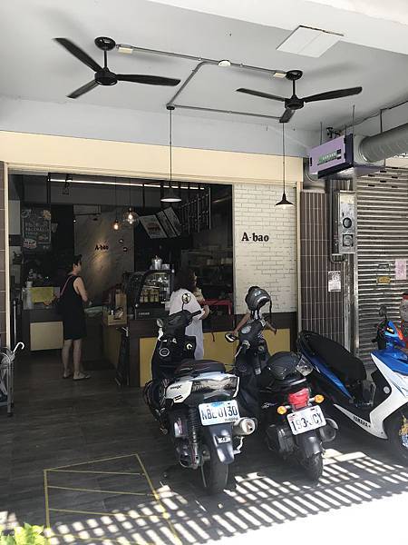 [食記] 桃園中壢-豬排法式吐司好好吃-阿寶早餐