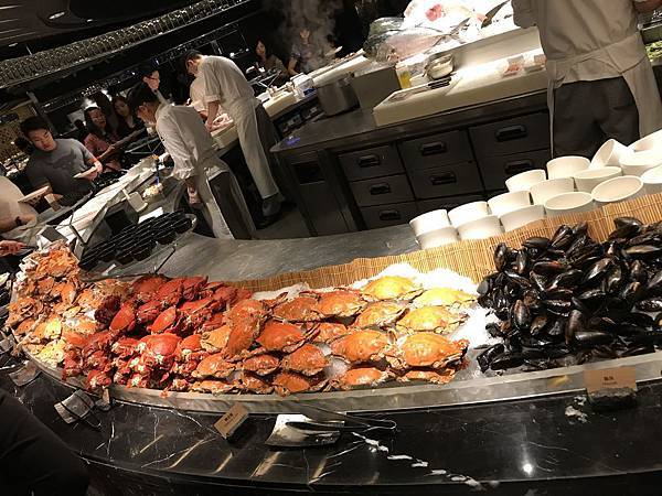 [食記] 台北中山-晶華酒店晚餐吃到飽-柏麗廳