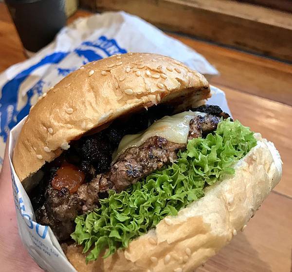 [食記] 紐西蘭-地球上最好吃的漢堡-Fergburger