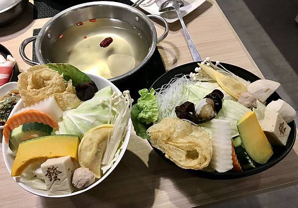 [食記] 桃園中壢-製麵機好新奇-荖子鍋