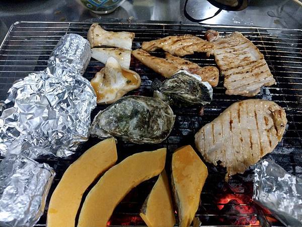 [食記] 屏東小琉球-海鮮生蠔吃爽爽-家興海鮮炭烤