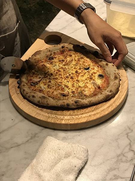 [食記] 屏東小琉球-窯烤餐車-Luna pizza