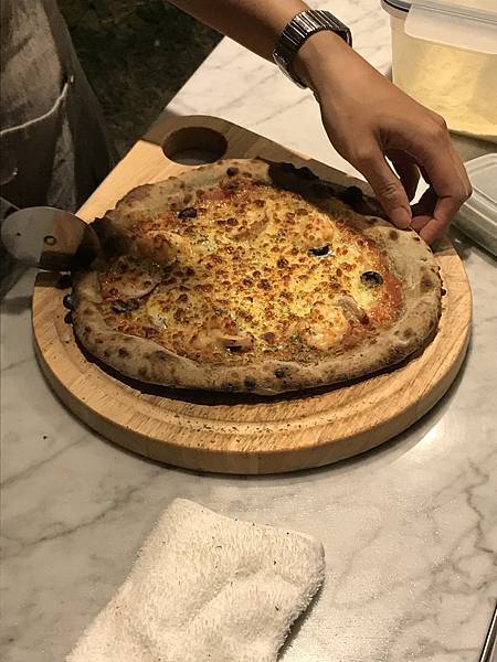 [食記] 屏東小琉球-窯烤餐車-Luna pizza