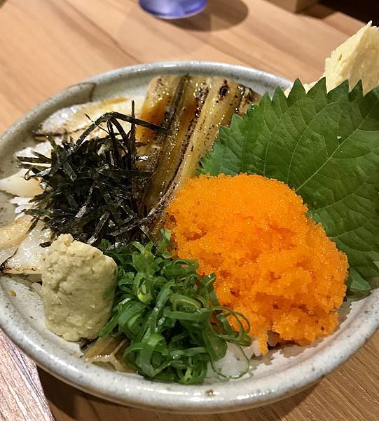 [食記] 巷弄內人氣海鮮丼-墨sumi
