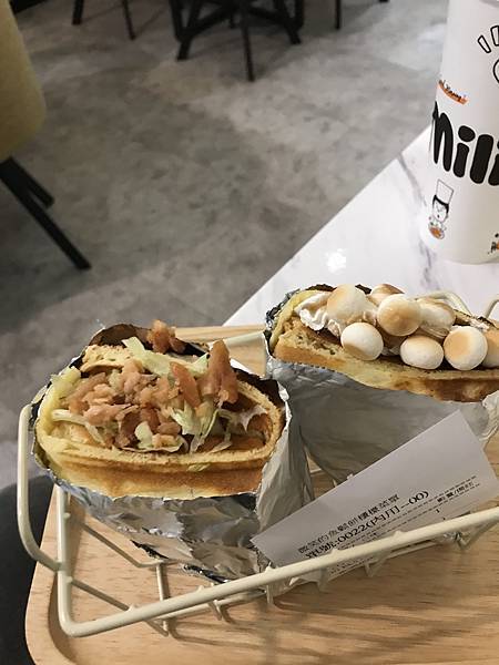 [食記] 口味雙拼鬆餅一次滿足-微笑的魚