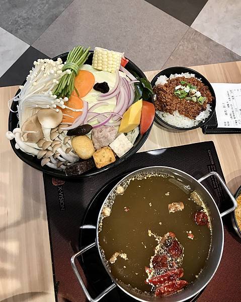 [食記] 桃園中壢-多樣化套餐是涮涮鍋-大魔大滿足