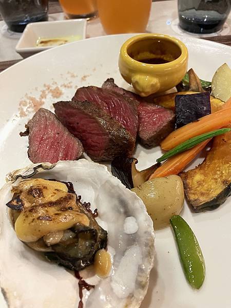 [食記] 台東-知本老爺船屋餐廳，那魯灣自助餐