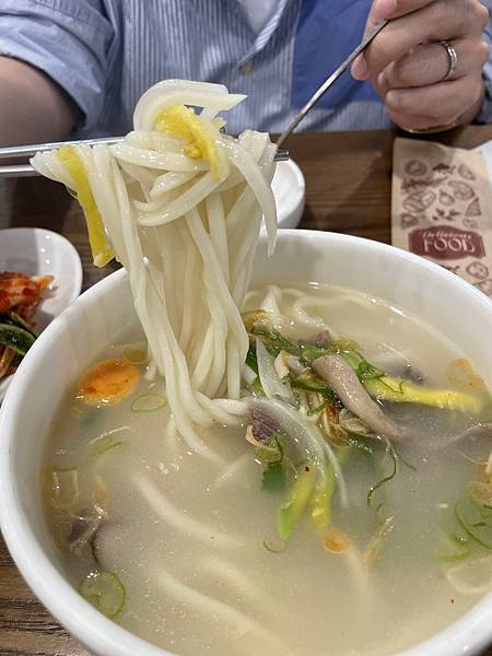 [食記] 首爾-首爾連續多年米其林餐廳-黃家刀切麵