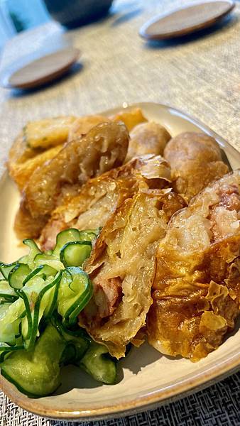 台北大同-大稻埕太平市場料理好味道，簡單即可上桌-太平雞捲