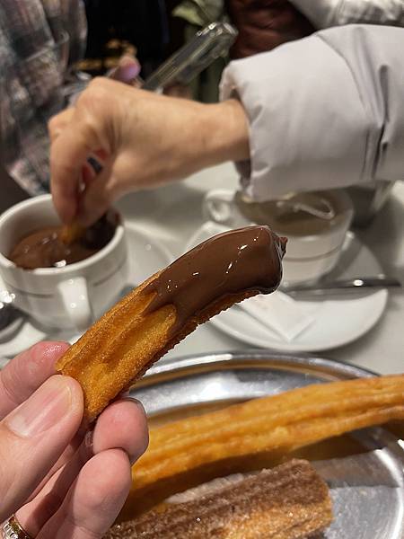 [食記] 西班牙馬德里-正宗吉拿棒-Las Farolas