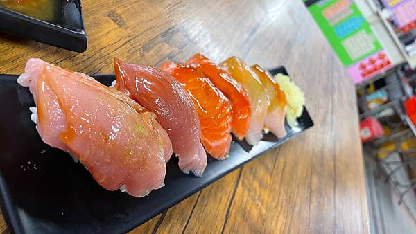 [食記] 基隆-成功市場得獎名店-名廚握壽司