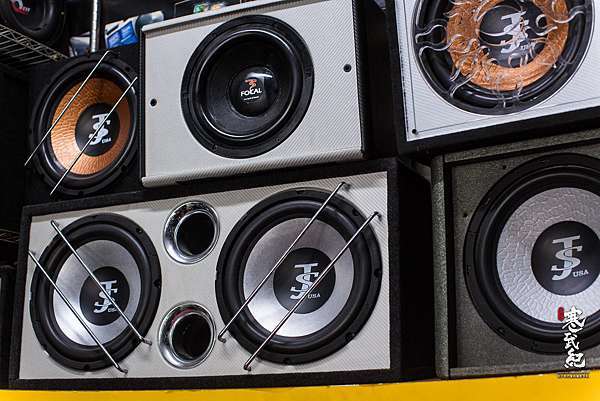 大放出セール アンプ Poweracoustic Macintosh 重低音 Rockford カーオーディオ 大放出セール アンプ Poweracoustic Macintosh 重低音 Rockford カーオーディオ