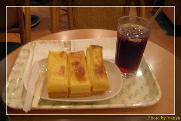 椰香起酥與紅茶餐點