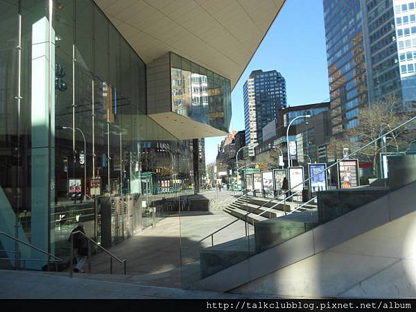 The corner view of The Juilliard School building where the ELS classes are held.JPG
