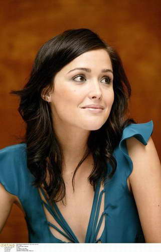 RoseByrne_22.jpg