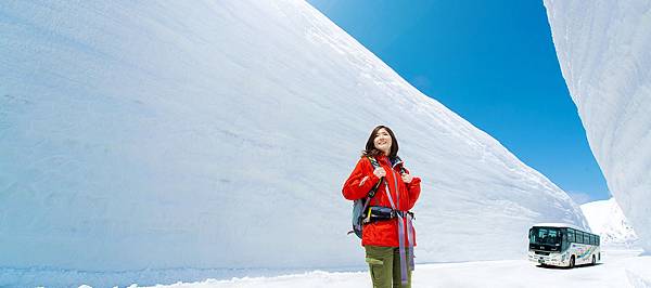 日本_黑部立山_雪牆.jpg