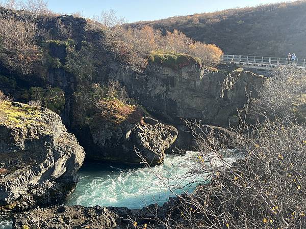 DAY9《冰島西部-Hraunfossar 熔岩瀑布/Bar