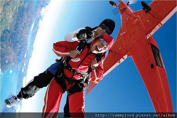 Skydive飛機跳傘