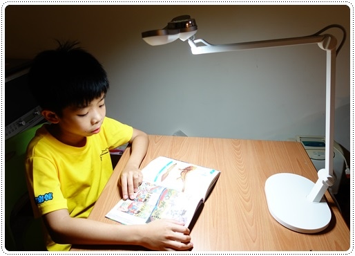 BenQ 親子共讀檯燈 (10).JPG