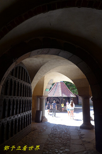 143.jpg