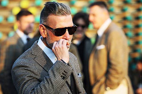 PITTI-UOMO-day1-men-streetstyle-nick-wooster-泰國曼谷房地產投資說明會