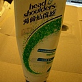 海倫仙度絲潤髮乳(去年購買正品時附送，剩一半，約100ml)
