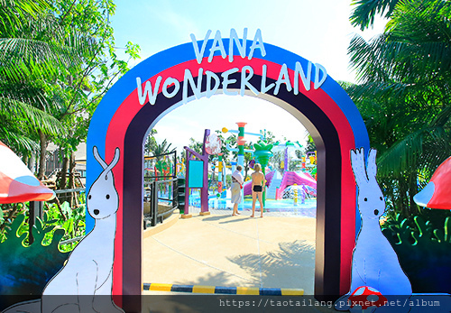 wonderland-2.jpg