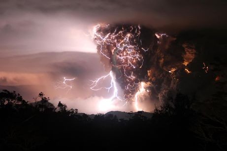智利紫藤(Chaiten)火山爆發