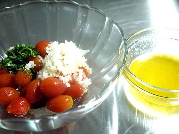 【Bambino蔬菜篇】用心花時間來著的~「義式醃漬櫻桃番茄沙拉」