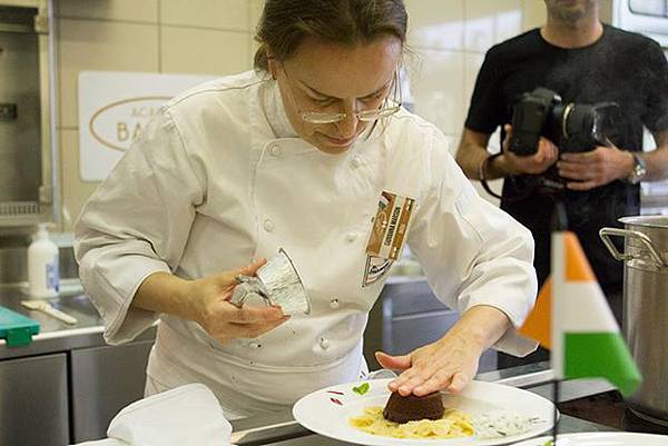 甜蜜的蝴蝶麵(Pasta dolce, dolce pasta with farfalle Barilla)  From Chef Giovanna Marson