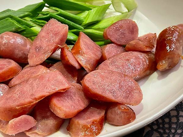 米嬤『煎香腸』好吃的秘訣~油水煎煮法 米嬤『煎香腸』好吃的秘訣~油水煎煮法