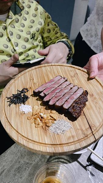 【高雄苓雅】食材新鮮的精品生鮮食材超市〔平凡五金行〕，不只提