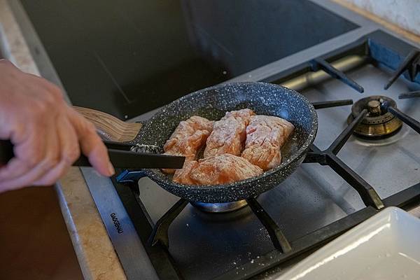 跟義大利媽媽學做菜-香橙鮭魚