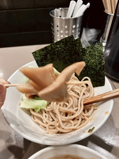 【日本東京】新宿排隊名店，超濃郁蝦沾麵〔つけ麺 五ノ神〕