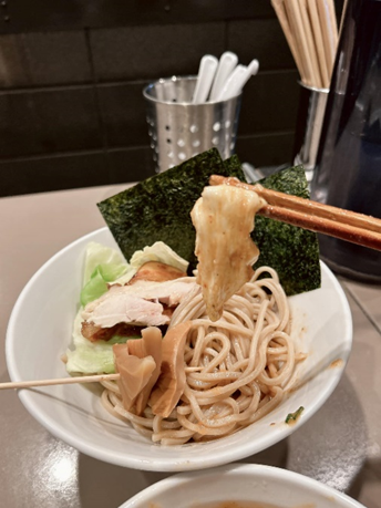 【日本東京】新宿排隊名店，超濃郁蝦沾麵〔つけ麺 五ノ神〕