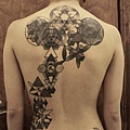 Fractals-and-Pointillism-–-Tattoos-von-Kenji-Alucky04