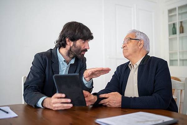 企業社交媒體使用對會計師的挑戰