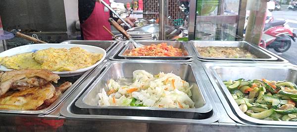 台中市北屯區昌平路鈞食堂雞腿便當(原鈞春食堂)-鐵板照燒雞腿