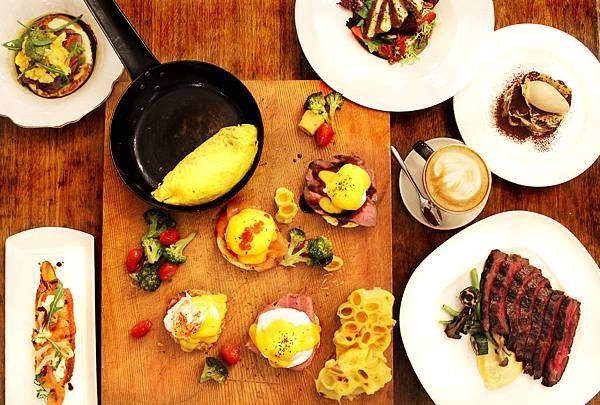 L'IDIOT_Brunch.jpg L'IDIOT_Brunch.jpg