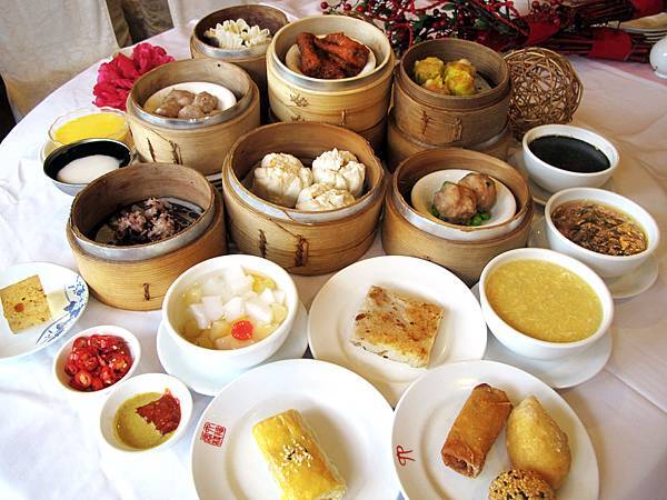 【六福旅遊集團】經典風格的六福客棧金鳳廳和福園提供各式網路詢問度破表的美食下午茶,邀您共度美好午後時光。.jpg 【六福旅遊集團】經典風格的六福客棧金鳳廳和福園提供各式網路詢問度破表的美食下午茶,邀您共度美好午後時光。.jpg