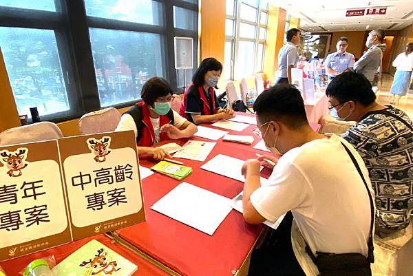 桃市府就服處8月份6場徵才活動接續登場.jpg