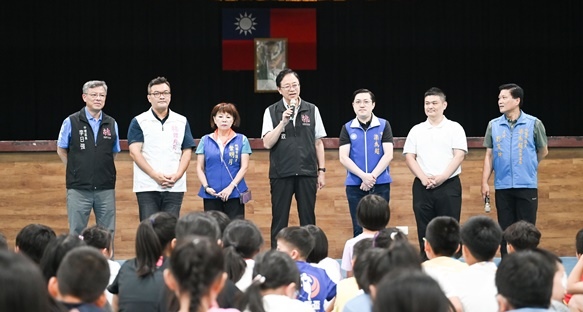 114年度幸福桃園兒童羽球夏令營 張善政勉勵學子動出健康活力1.jpg