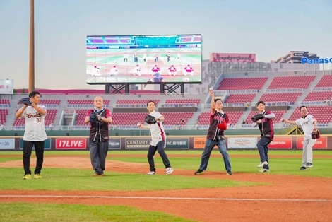 臺日韓職棒交流賽 樂天桃猿首戰樂天金鷲 開啟三國職棒交流新篇章1.jpg