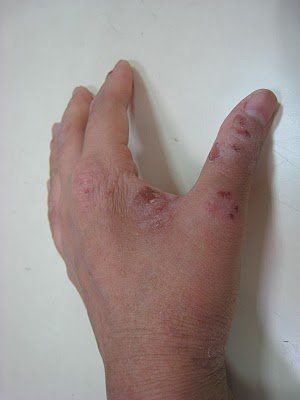 hand2.jpg