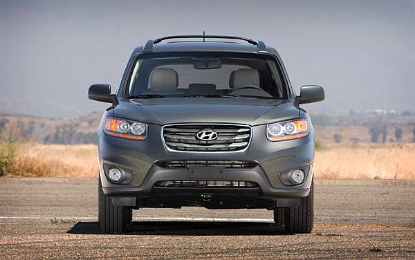 2011-Hyundai-Santa-Fe-3.jpg