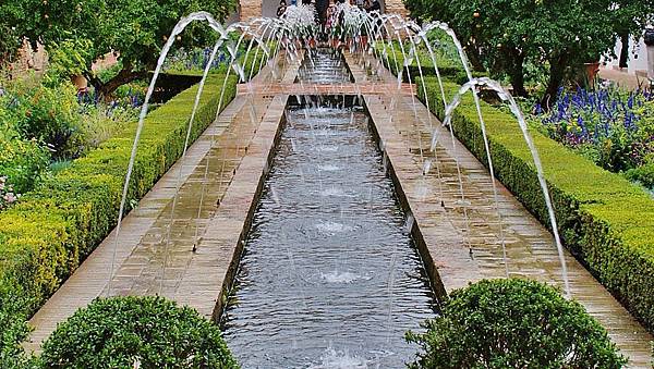 Jardines_del_Generalife,_Granada_25.JPG Jardines_del_Generalife,_Granada_25.JPG