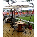 宜蘭-CUBE FUN HOUSE方塊屋咖啡(CAFE)-休閒陽傘+C96001鐵製紗網椅.jpg