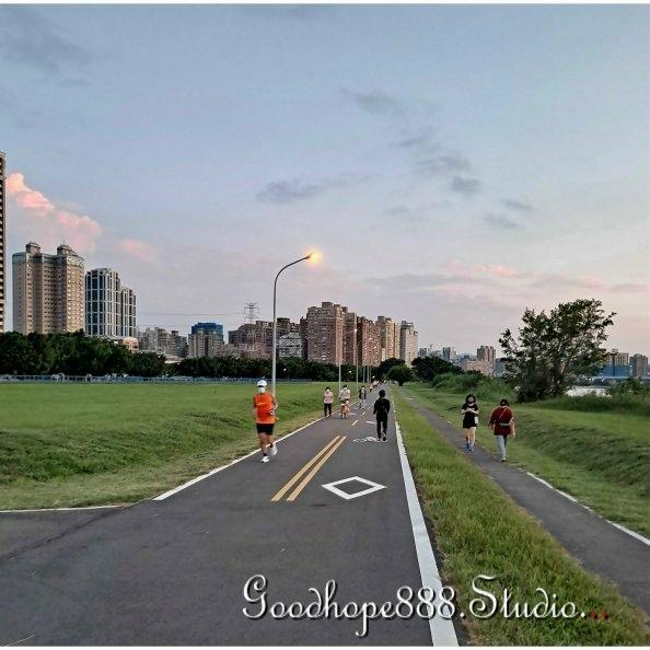 堤外-永和綠寶石河濱公園-自行車道  (4).jpg